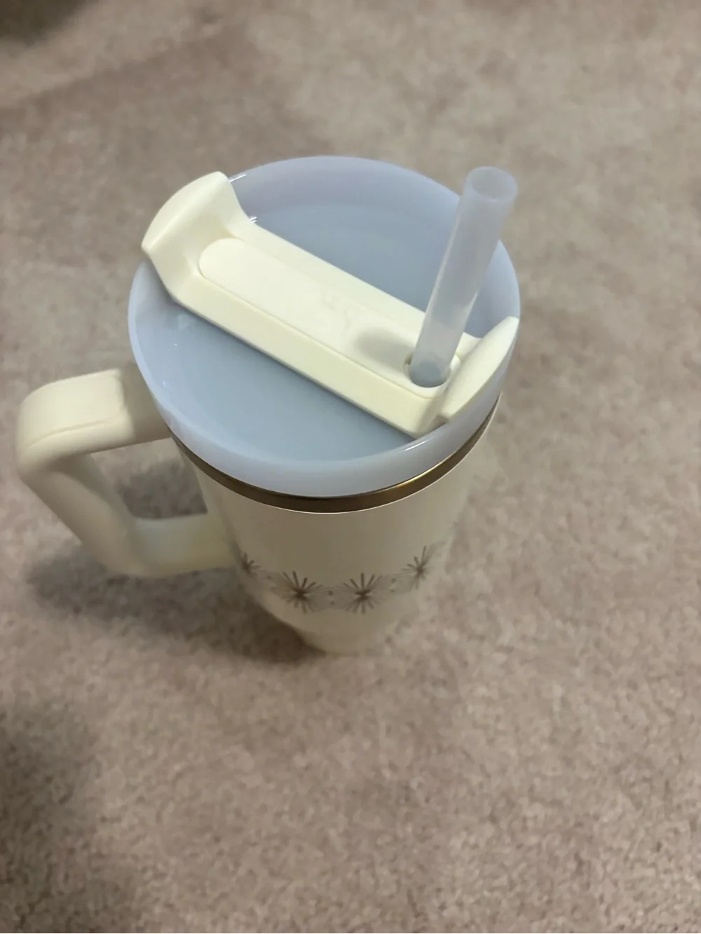 Stanley Quencher H2.0 FlowState Tumbler in Cream Gloss from the limited Deco Col